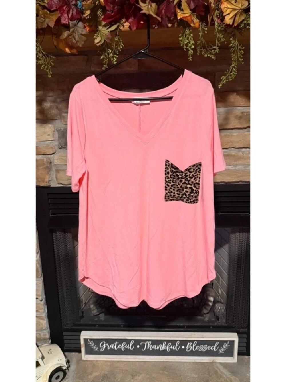 Zenana Pink V Neck T-Shirt Leopard Print Pocket Women’s Casual Top